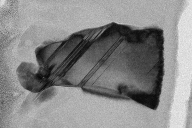El segundo material más duro después del diamante = compuesto de carbono + nitrógeno